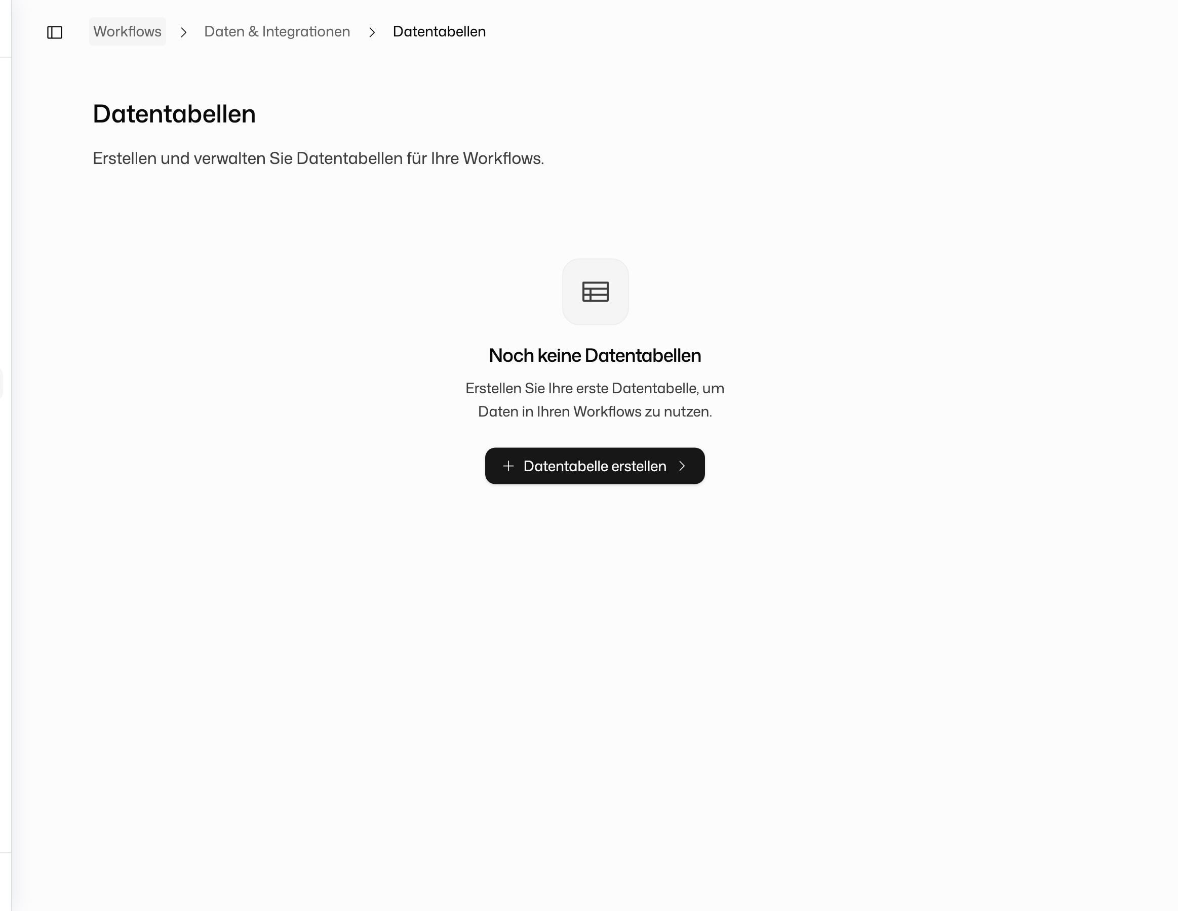 Datentabellen-Übersicht mit geöffnetem Menü Leere Tabelle erstellen, Aus CSV importieren und Aus Excel importieren